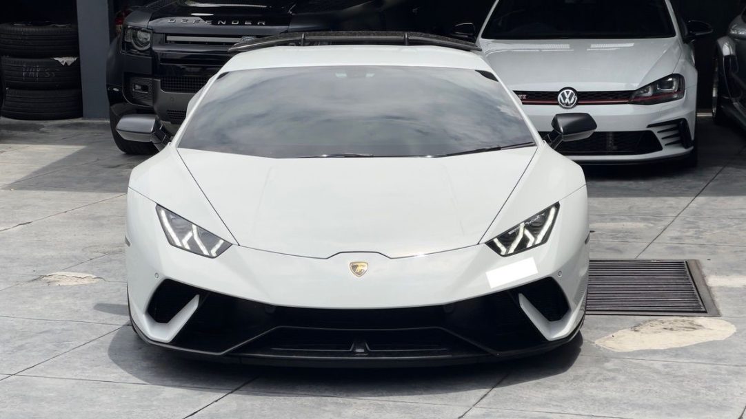2017 Lamborghini Huracan Performante LP640-4 - Image 4