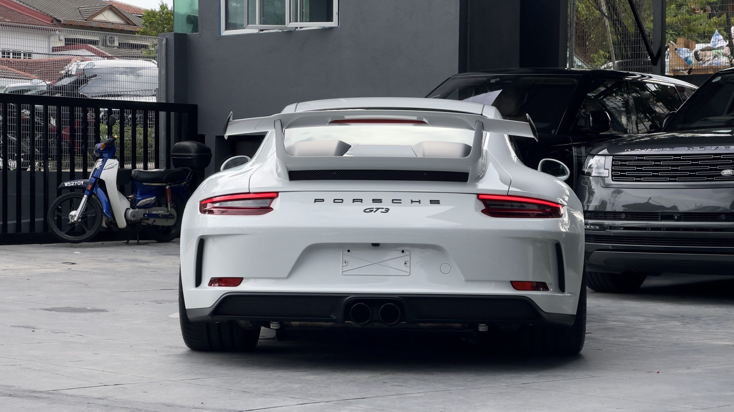 2019 Porsche 911 4.0 GT3 - Image 5