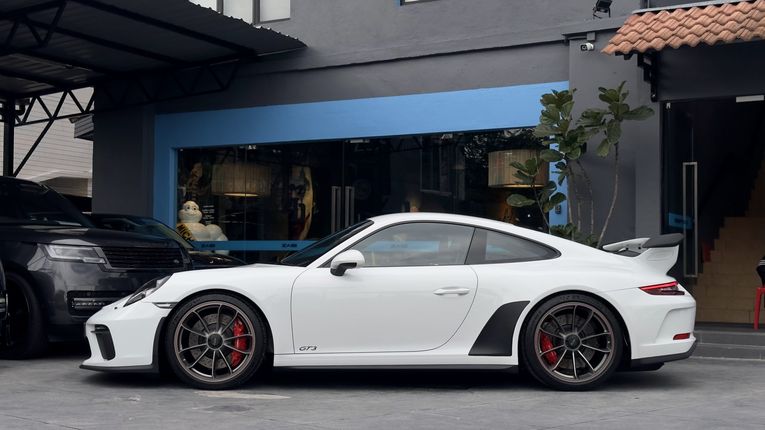 2019 Porsche 911 4.0 GT3 - Image 4
