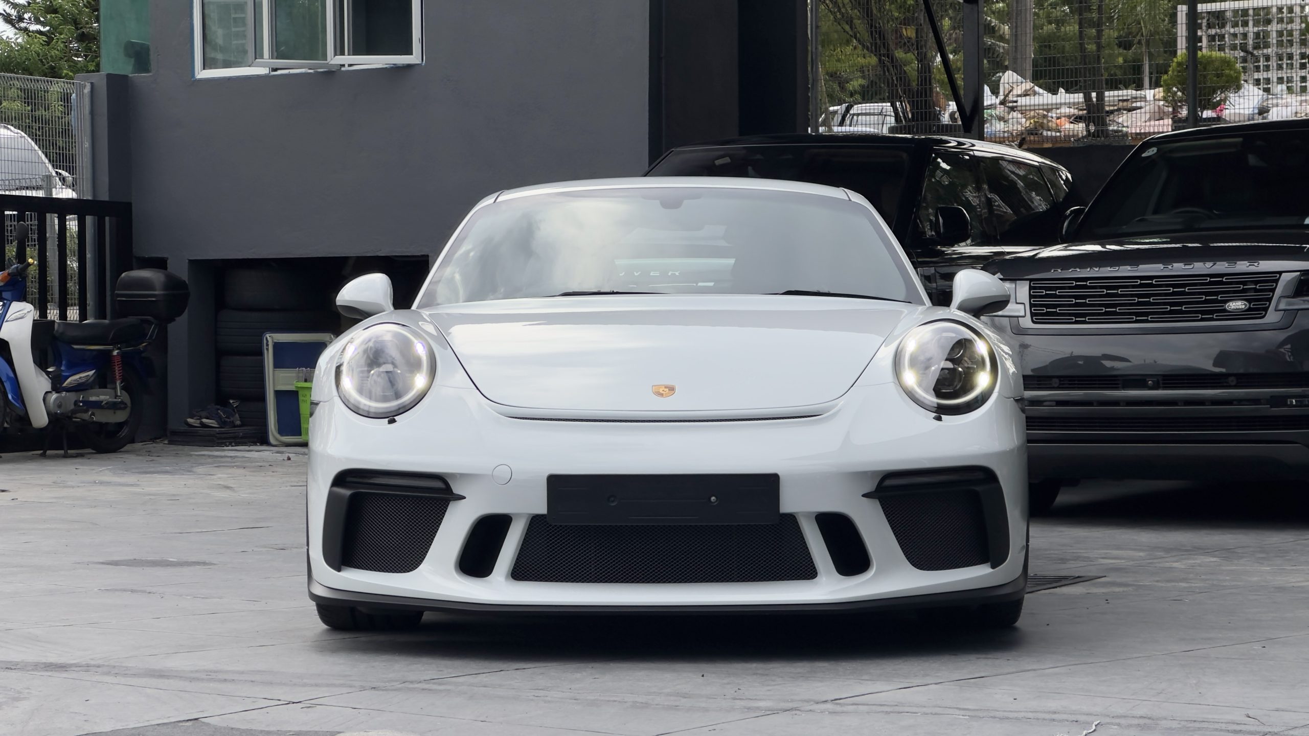 2019 Porsche 911 4.0 GT3 - Image 3