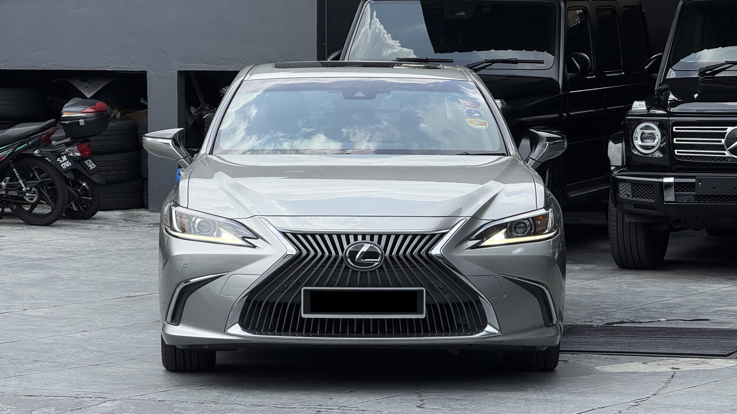 2019 Lexus ES250 Premium - Image 3