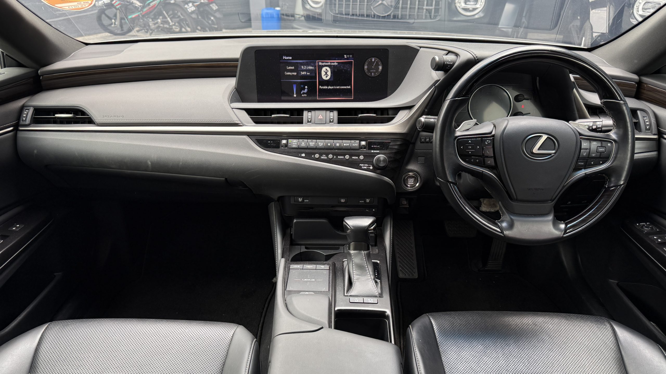 2019 Lexus ES250 Premium - Image 10