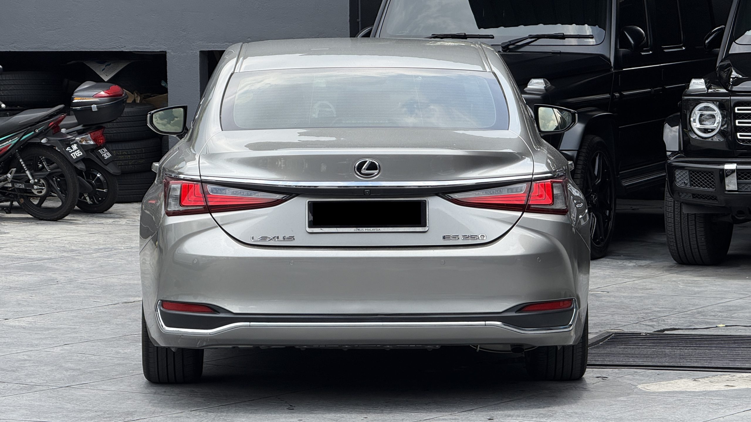 2019 Lexus ES250 Premium - Image 5