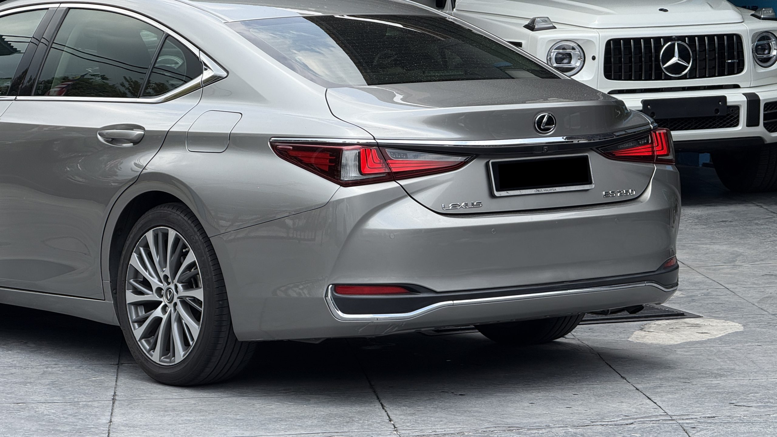 2019 Lexus ES250 Premium - Image 7