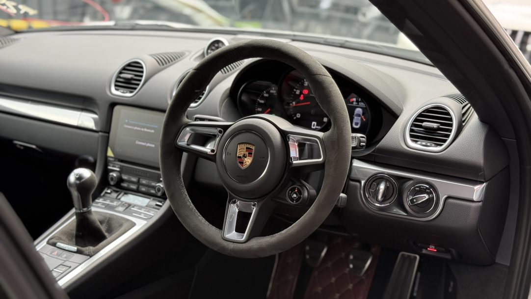 2022 Porsche 718 Cayman (M) - Image 8