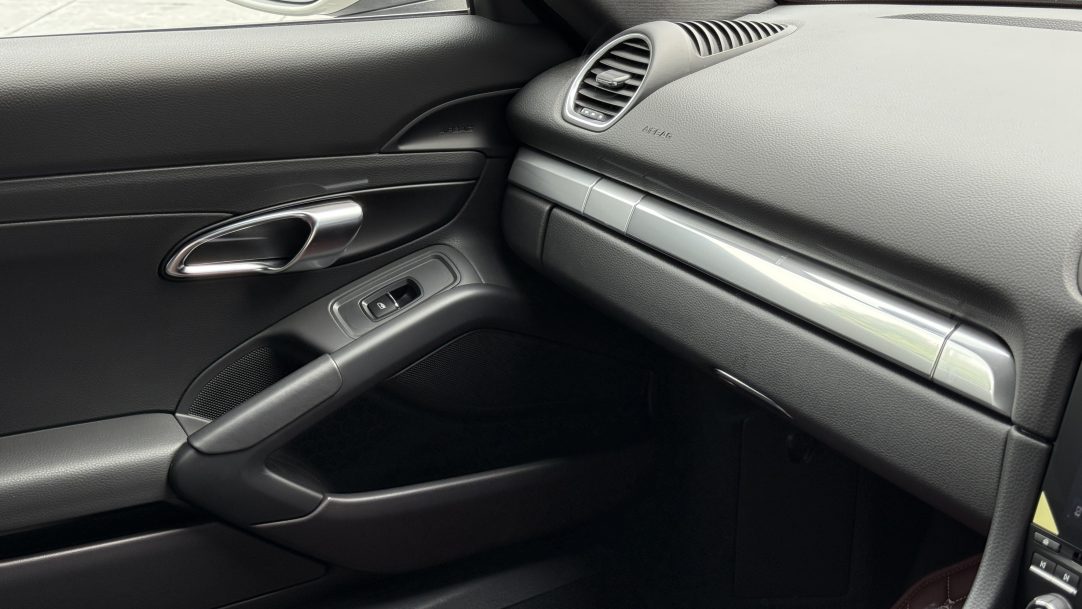2022 Porsche 718 Cayman (M) - Image 11