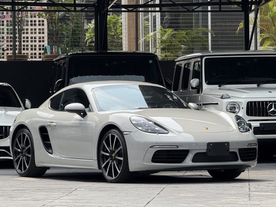 2022 Porsche 718 Cayman (M)