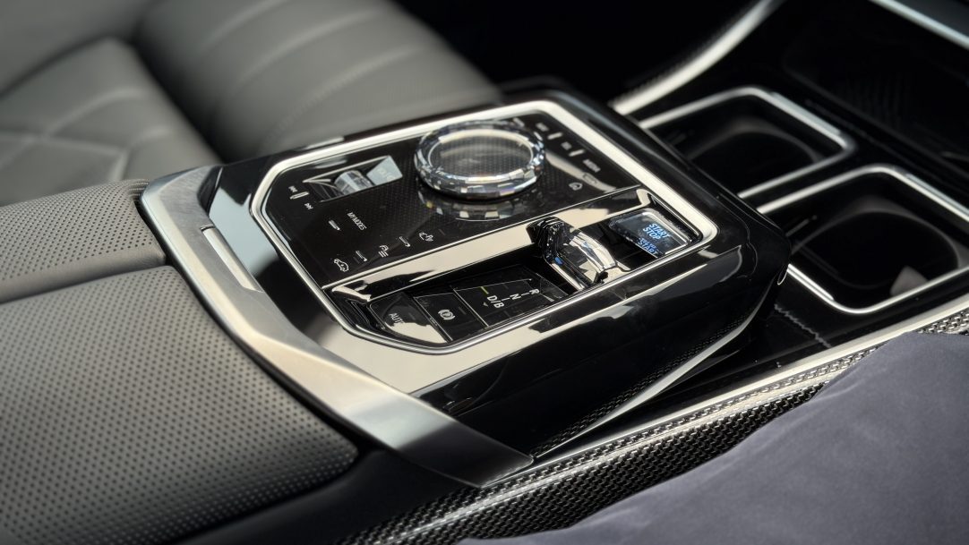 2024 BMW i7 M70 xDrive - Image 14