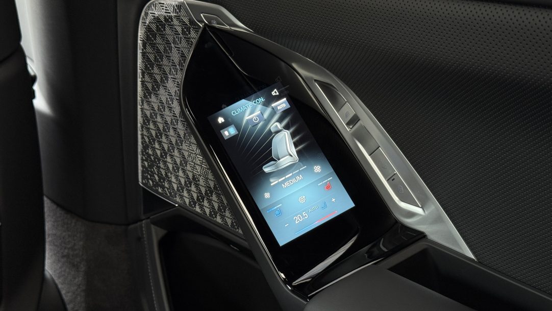 2024 BMW i7 M70 xDrive - Image 20