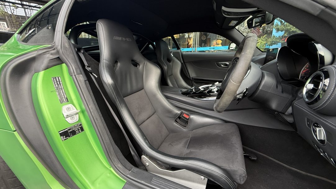2017 Mercedes Benz AMG GT R - Image 8