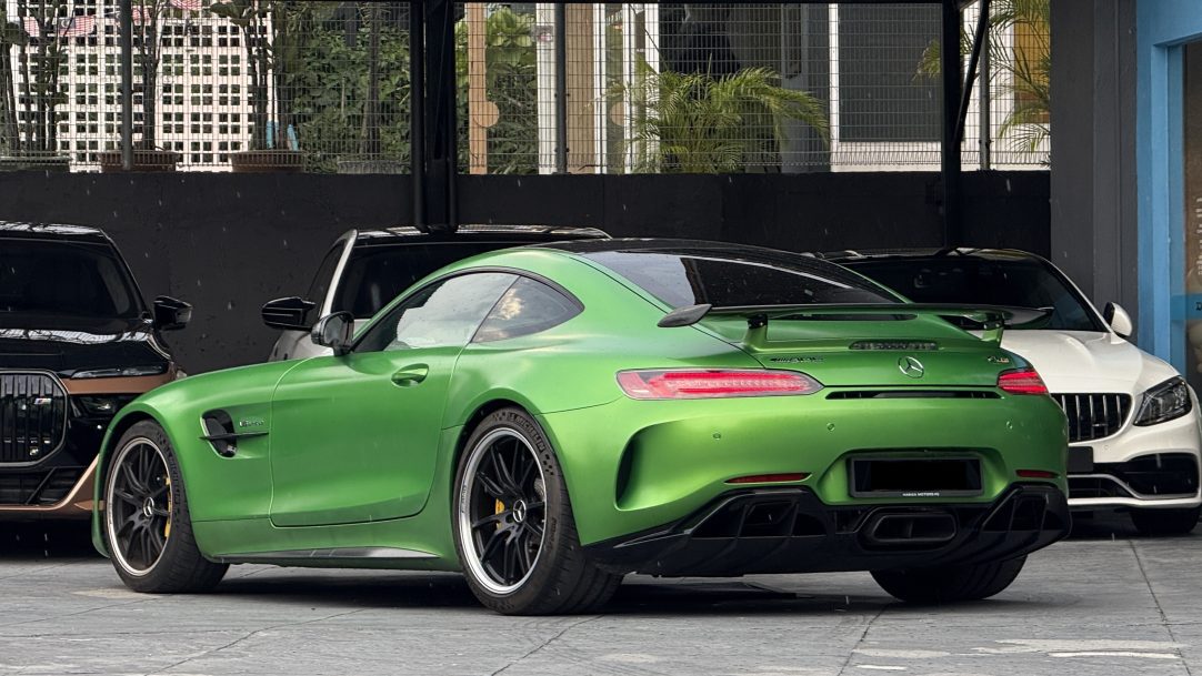 2017 Mercedes Benz AMG GT R - Image 3