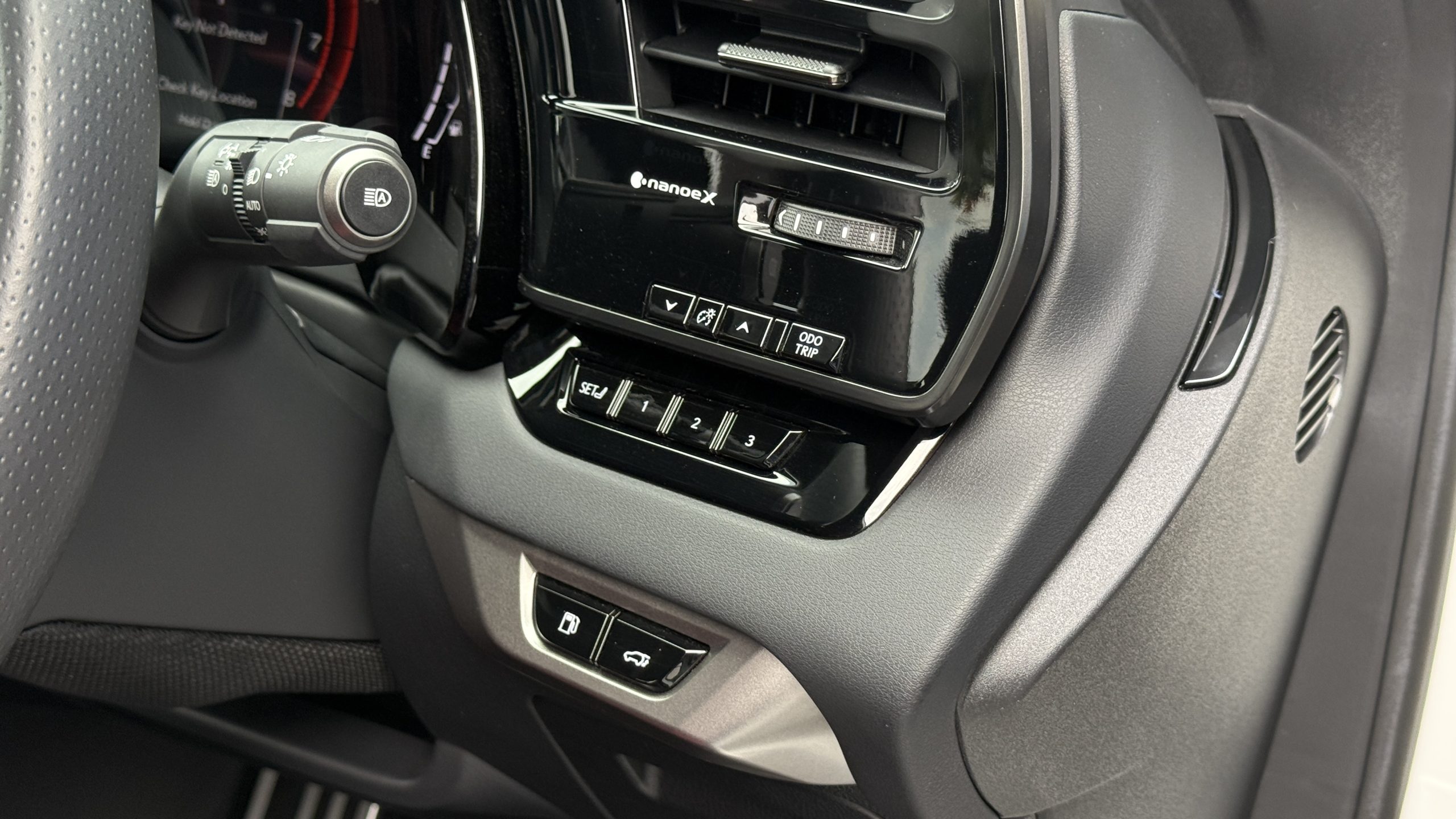 2023 Lexus RX350 F-Sport - Image 13