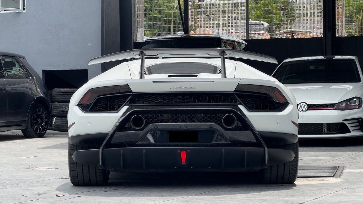 2017 Lamborghini Huracan Performante LP640-4 - Image 5