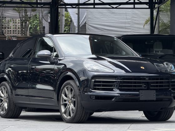 2022 Porsche Cayenne Coupe Platinum Edition