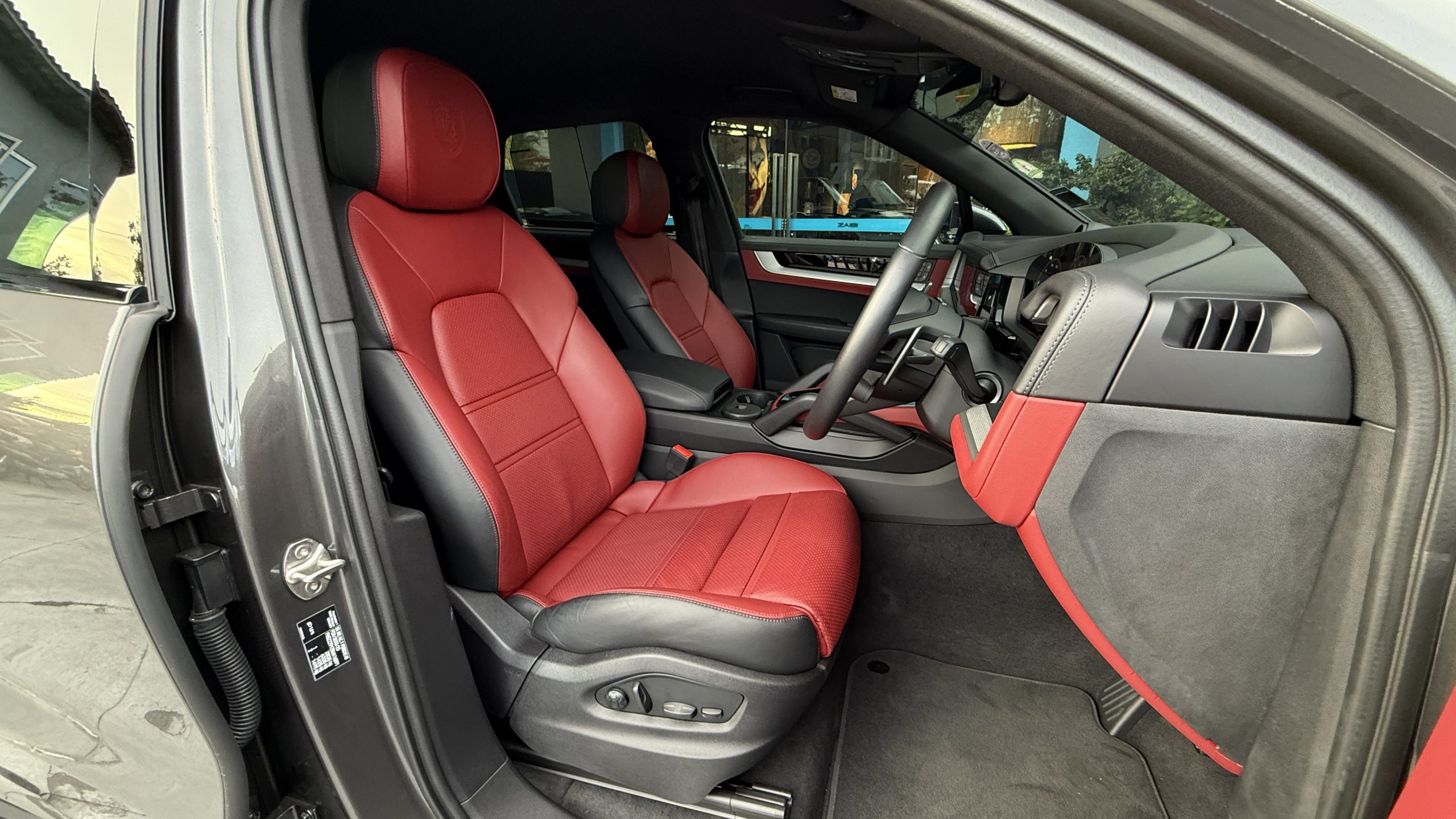 2024 Porsche Cayenne E3 - Image 9