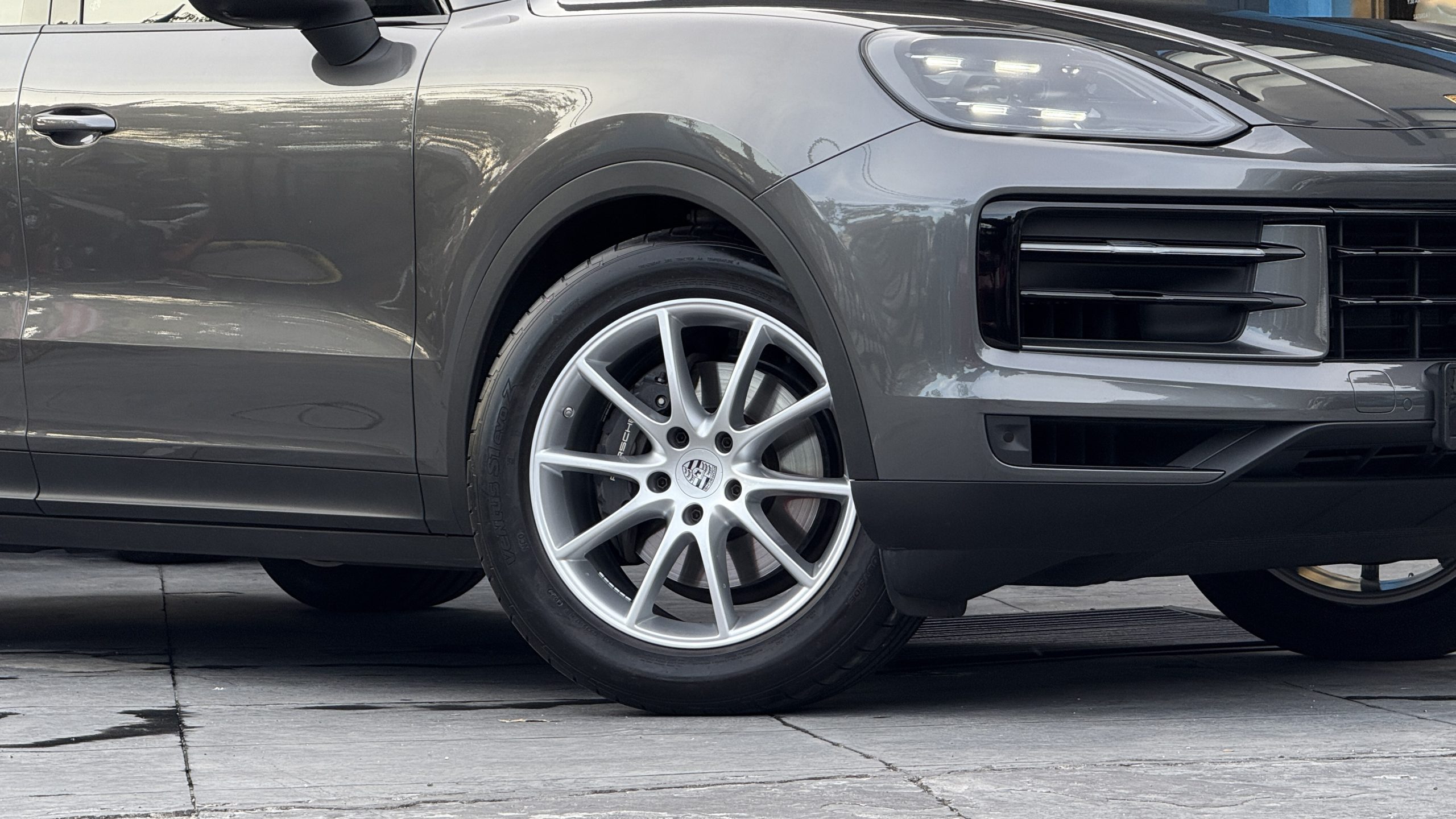2024 Porsche Cayenne E3 - Image 6