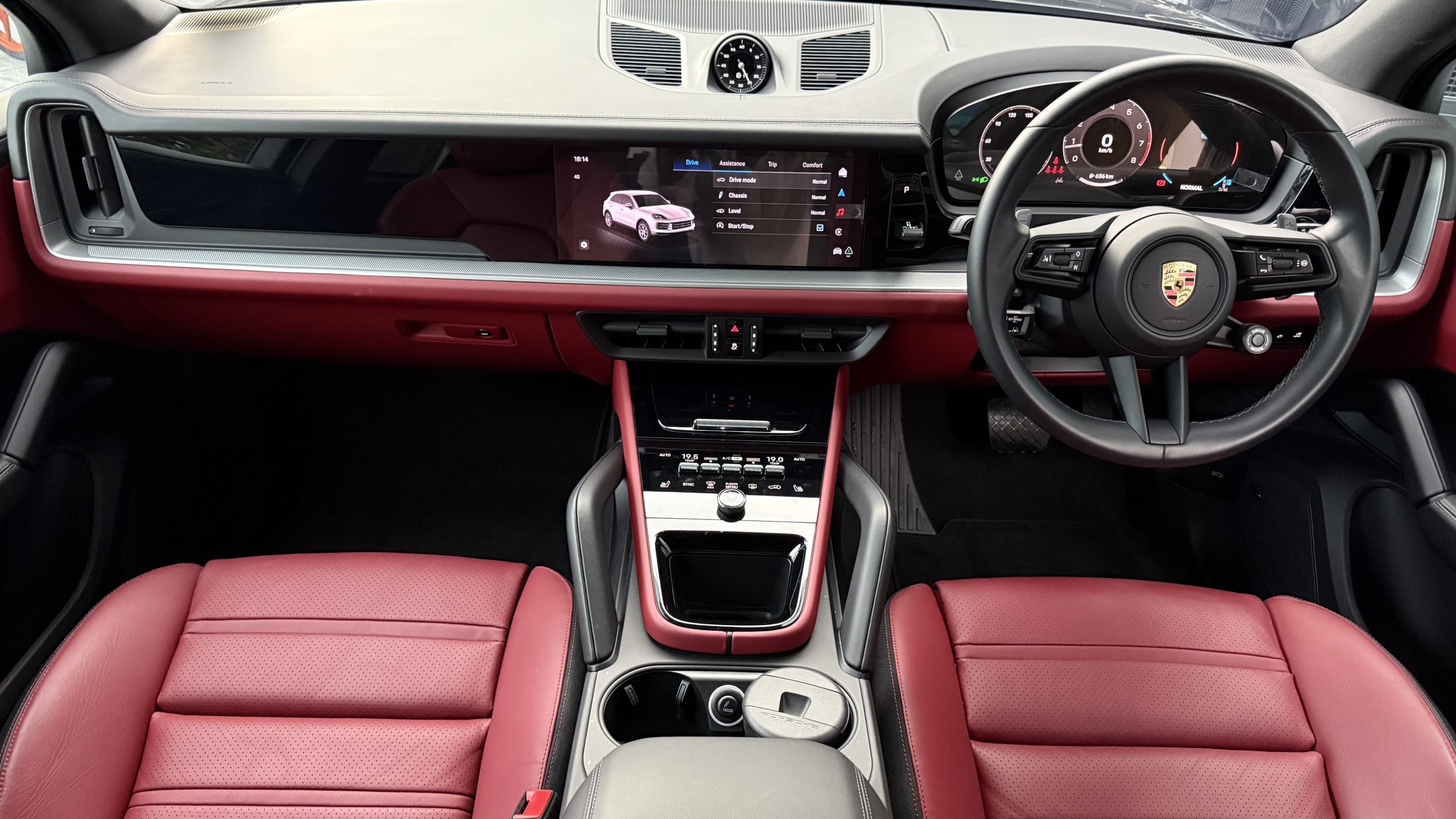 2024 Porsche Cayenne E3 - Image 8