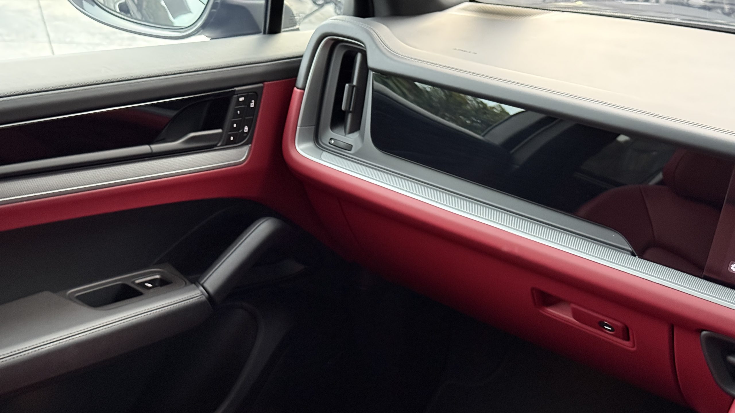 2024 Porsche Cayenne E3 - Image 12