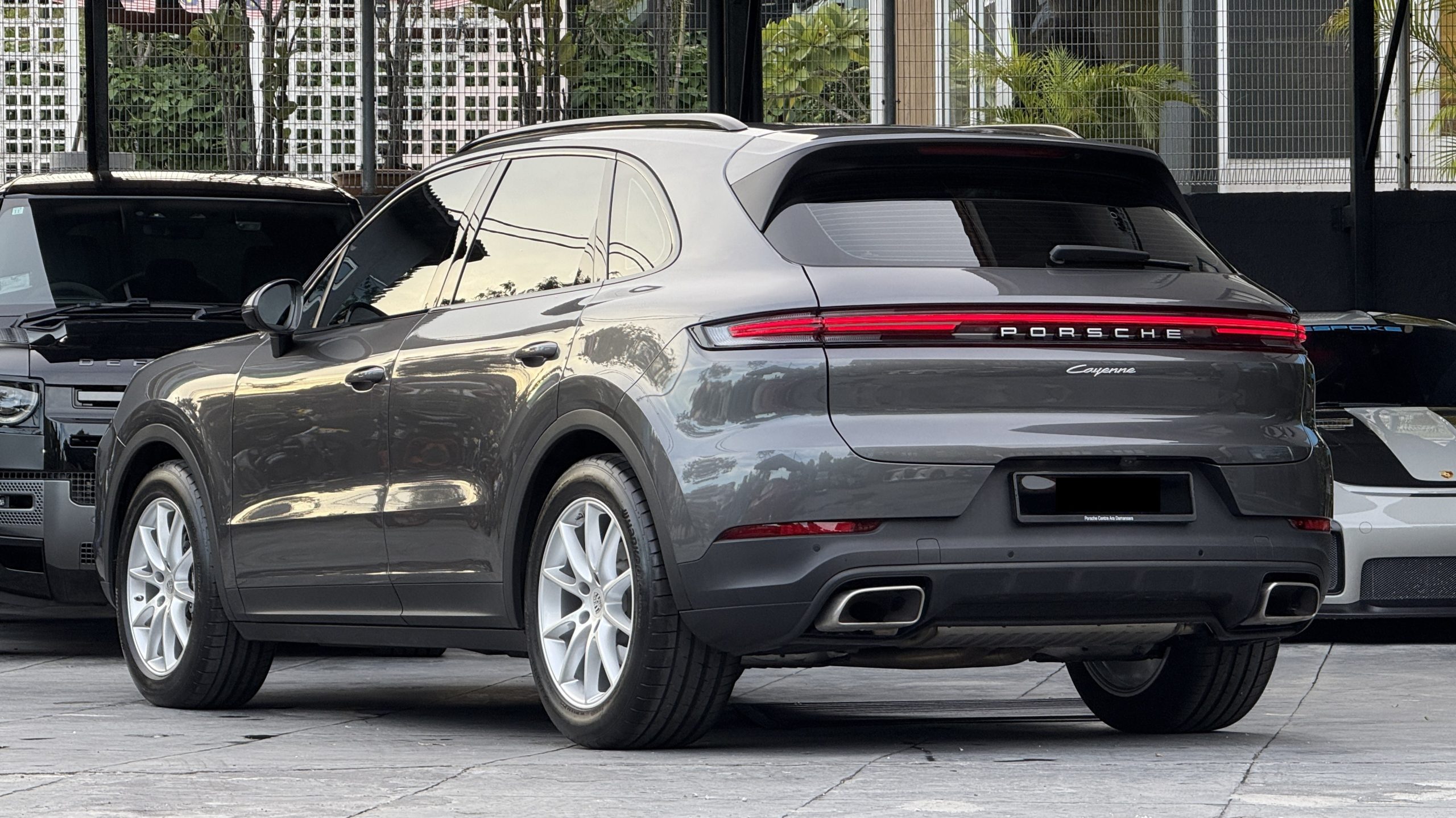 2024 Porsche Cayenne E3 - Image 2